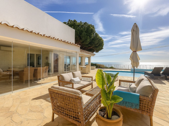 Villa for sale in Benalmadena