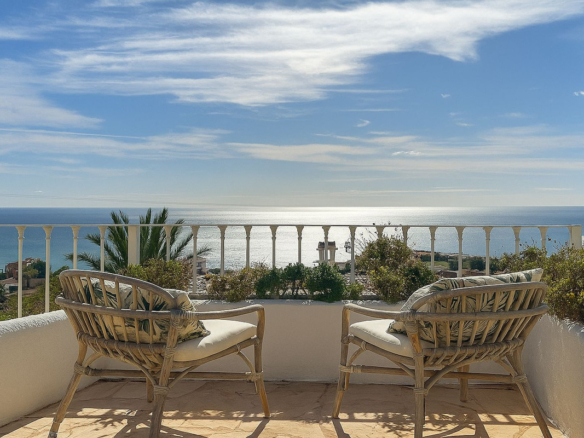 Villa for sale in Benalmadena
