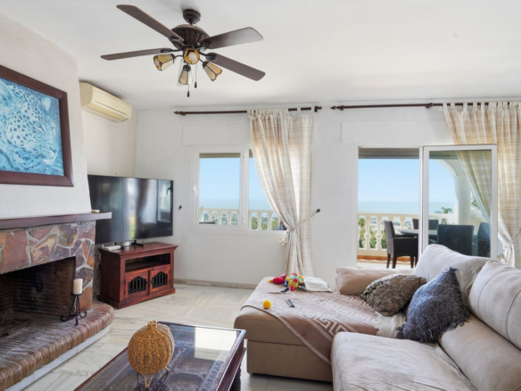 Villa for sale in Benalmadena
