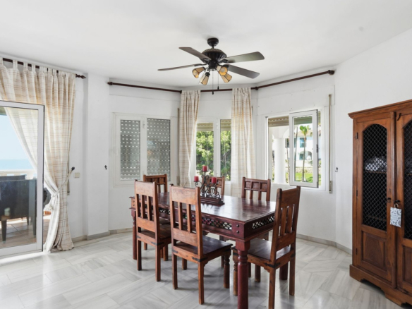 Villa for sale in Benalmadena