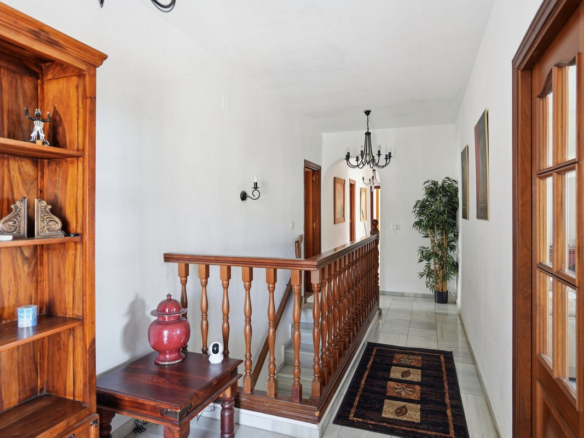 Villa for sale in Benalmadena