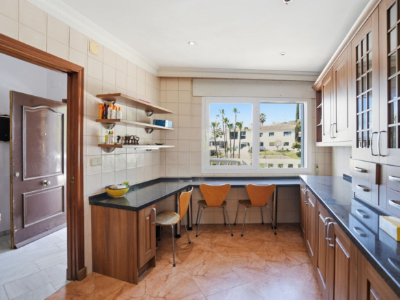 Villa for sale in Benalmadena