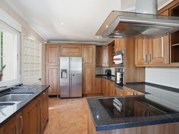 Villa for sale in Benalmadena