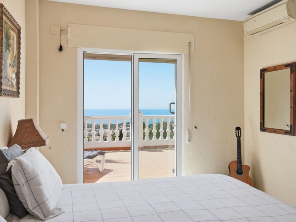Villa for sale in Benalmadena