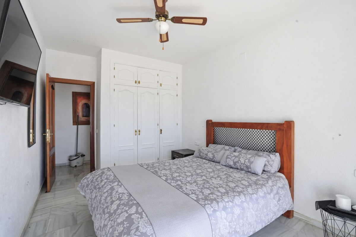 Villa for sale in Benalmadena