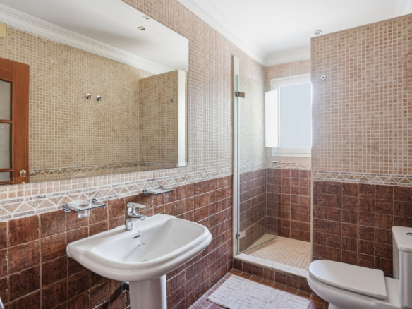 Villa for sale in Benalmadena