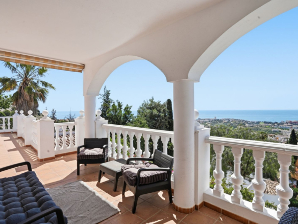 Villa for sale in Benalmadena