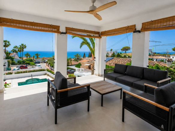 Villa for sale in Benalmadena