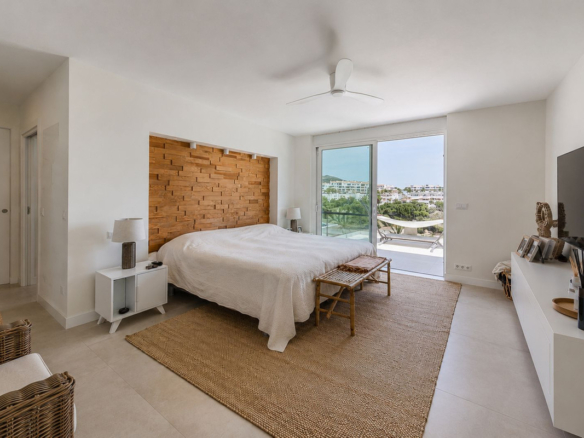 Villa for sale in Benalmadena