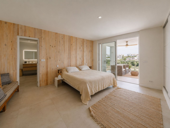 Villa for sale in Benalmadena