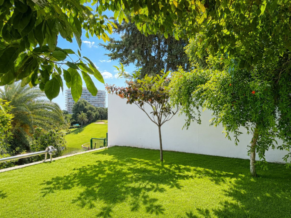 Villa for sale in Benalmadena