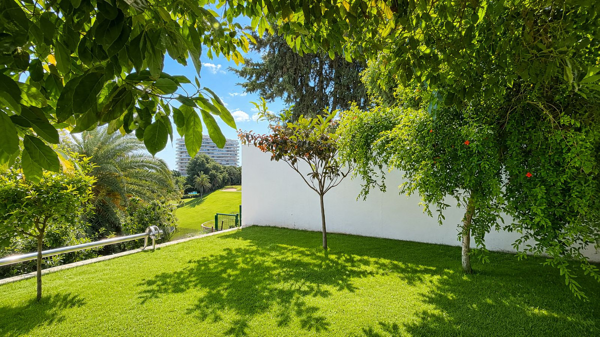 Villa for sale in Benalmadena