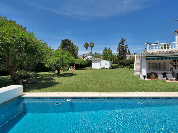 Villa for sale in El Paraiso