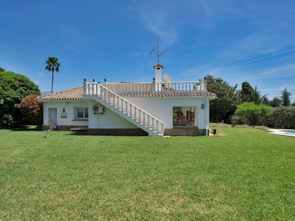 Villa for sale in El Paraiso