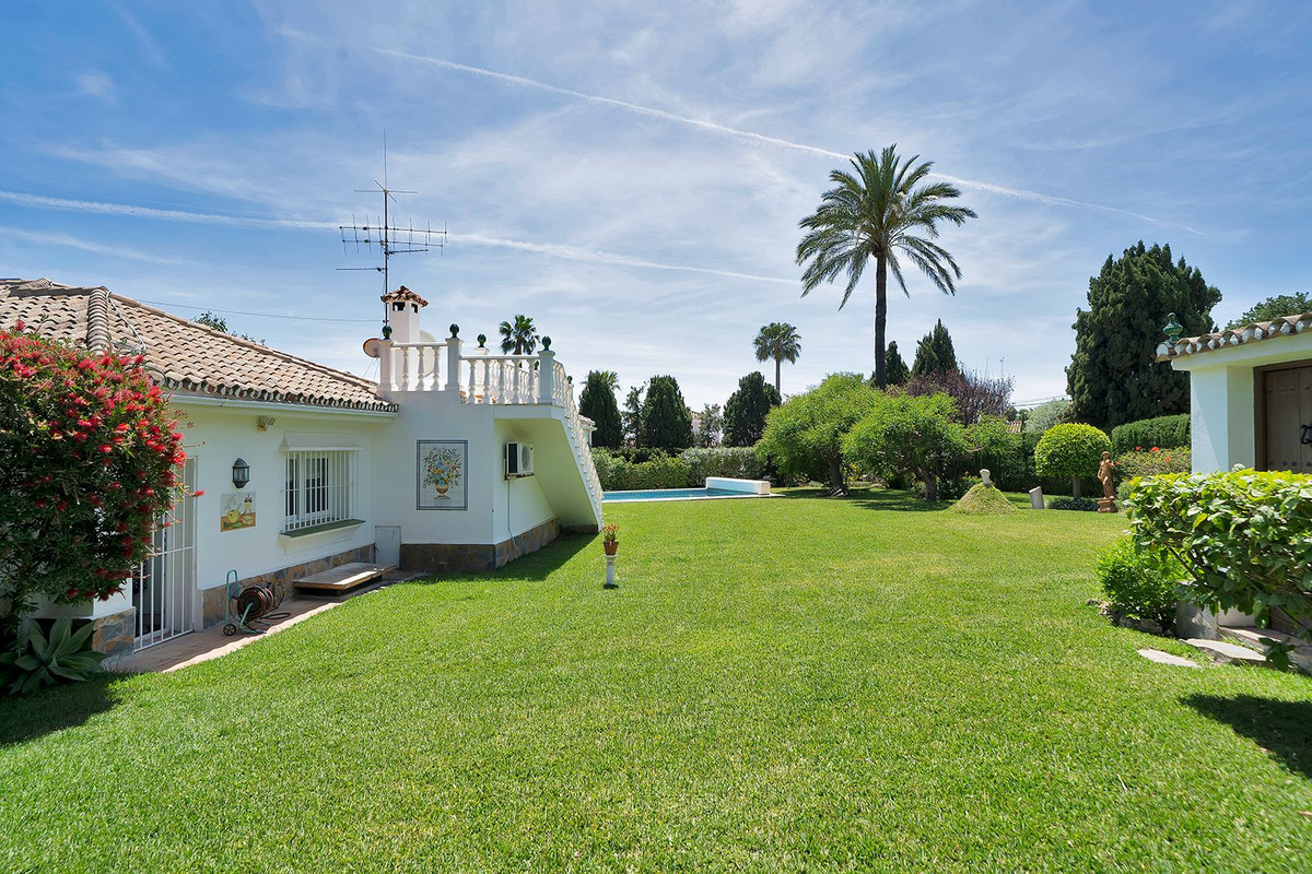 Villa for sale in El Paraiso