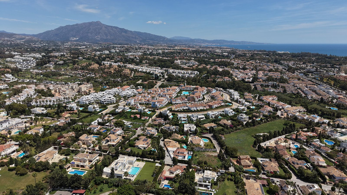 Villa for sale in El Paraiso