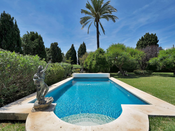 Villa for sale in El Paraiso