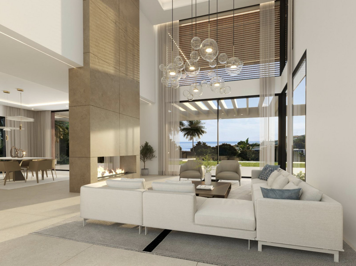 Villa for sale in Estepona