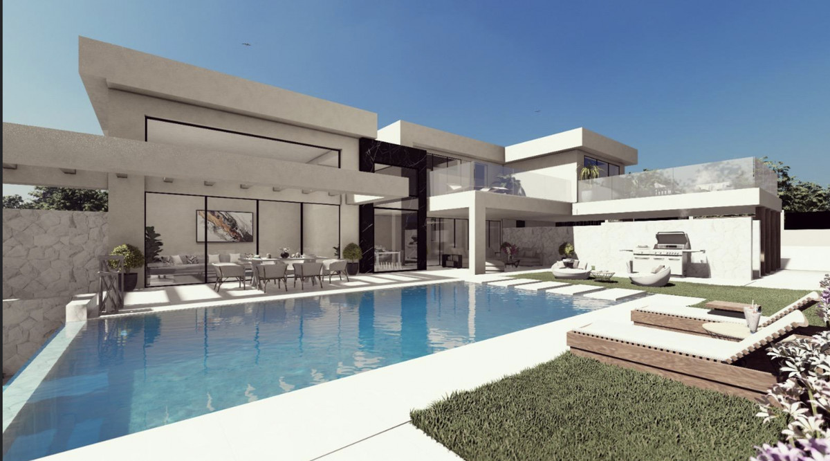 Villa for sale in Estepona