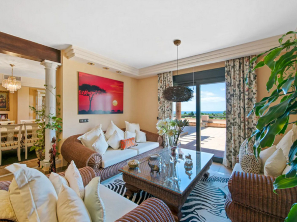Villa for sale in Estepona