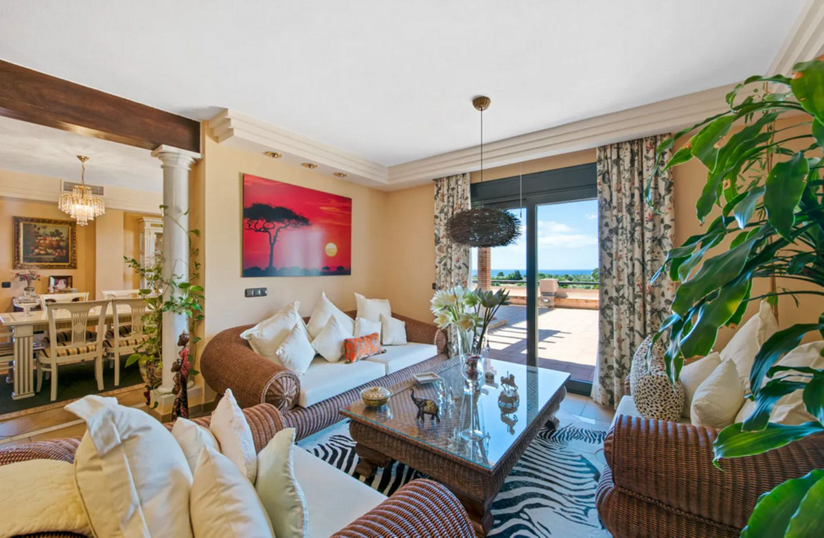 Villa for sale in Estepona