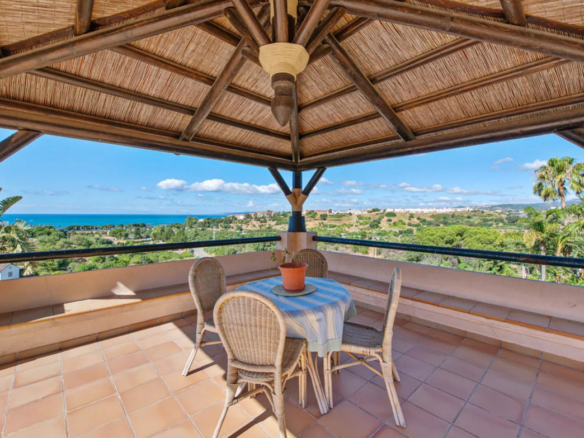 Villa for sale in Estepona