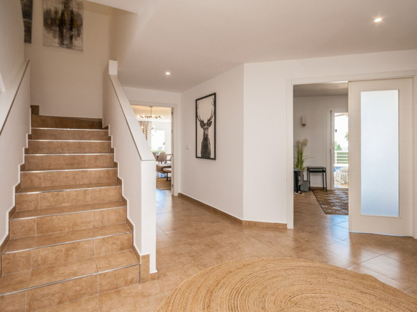 Villa for sale in Estepona
