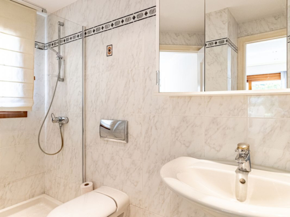 Villa for sale in Estepona