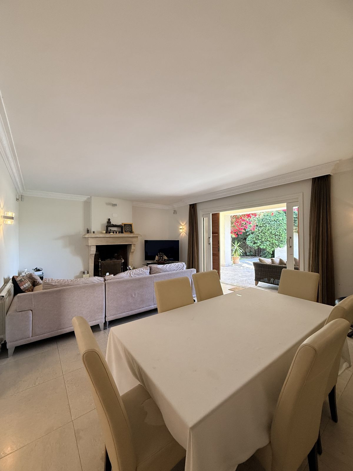 Villa for sale in Estepona