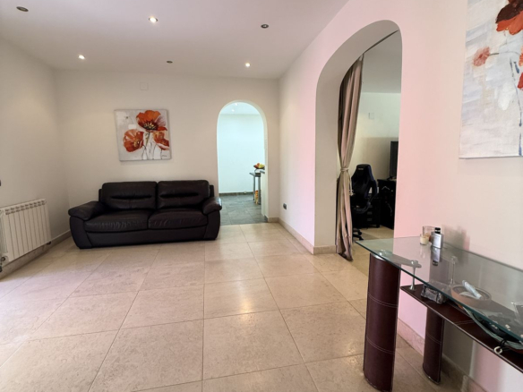 Villa for sale in Estepona