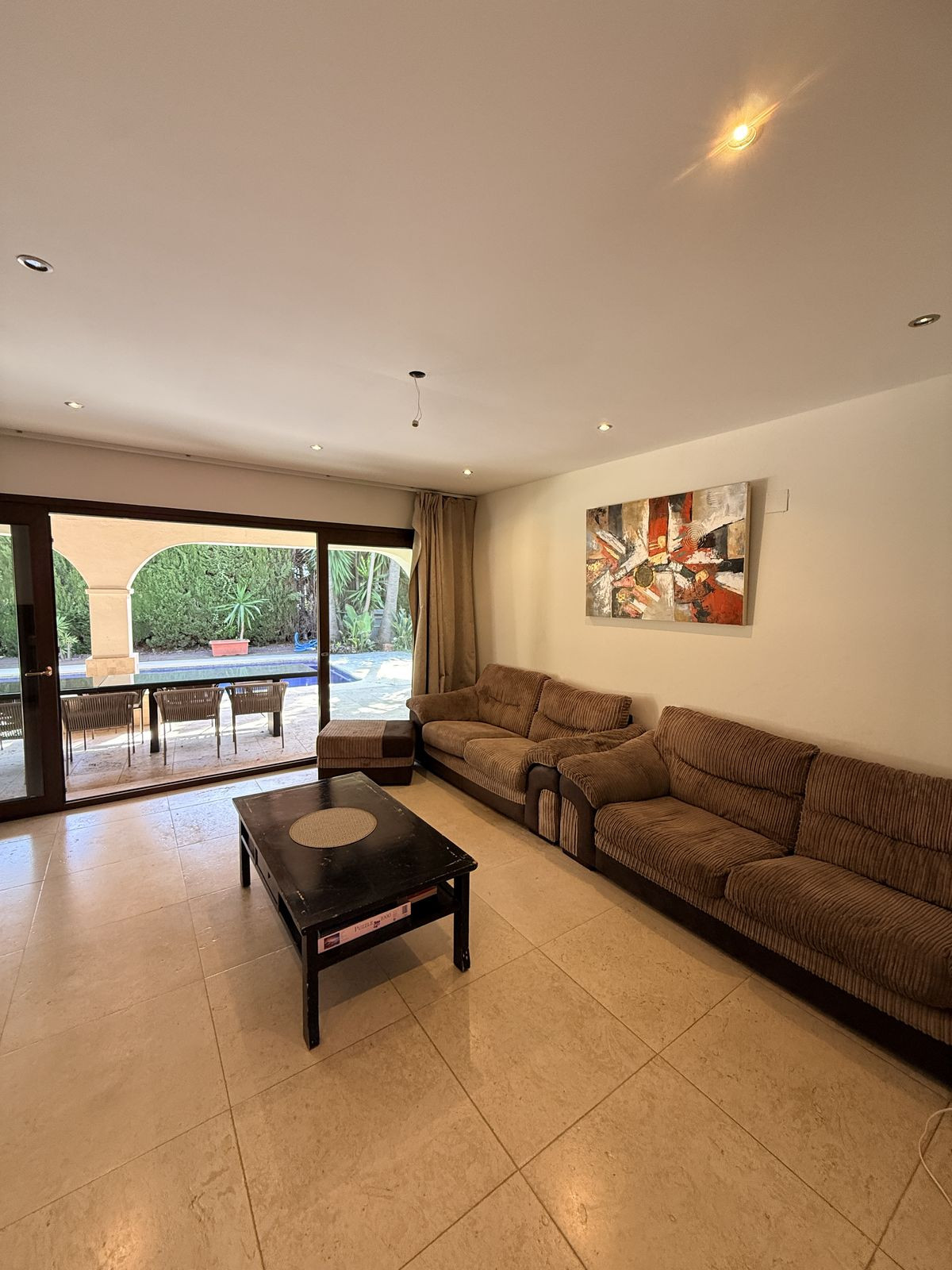Villa for sale in Estepona
