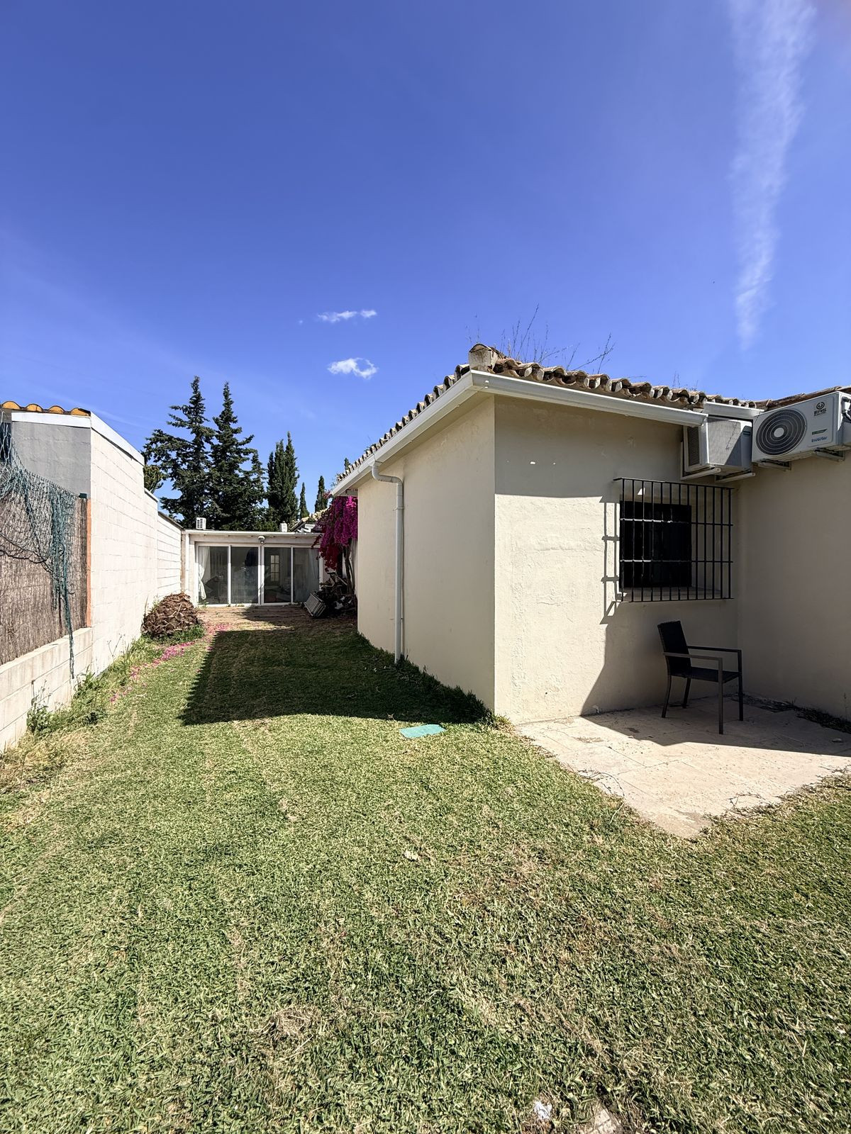 Villa for sale in Estepona