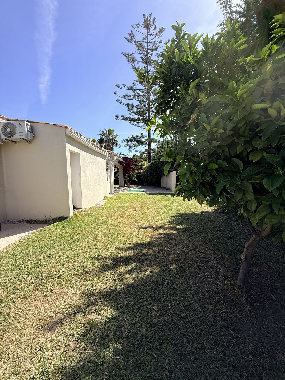 Villa for sale in Estepona