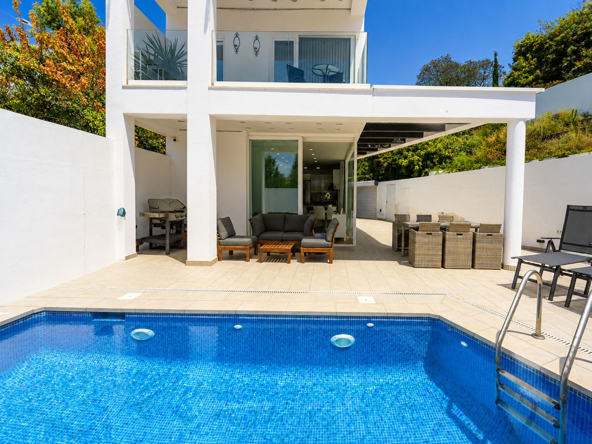 Villa for sale in Fuengirola