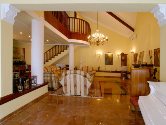 Villa for sale in Málaga