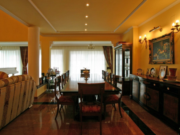 Villa for sale in Málaga