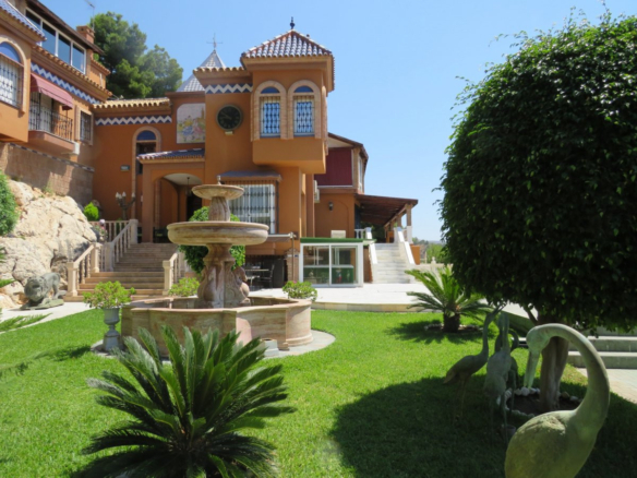 Villa for sale in Málaga