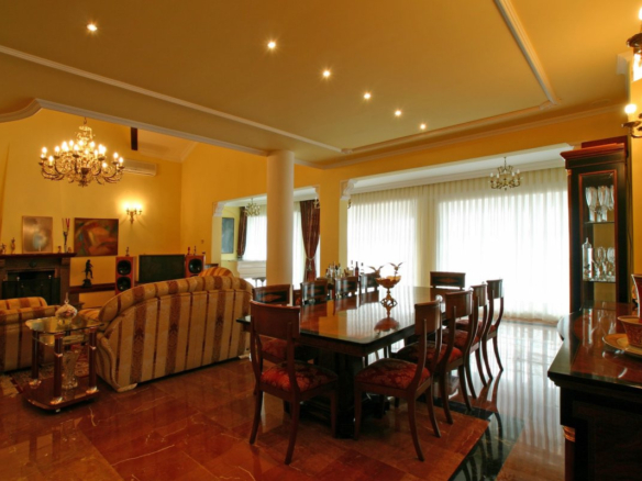 Villa for sale in Málaga