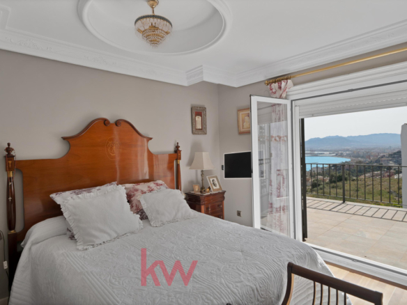 Villa for sale in Málaga