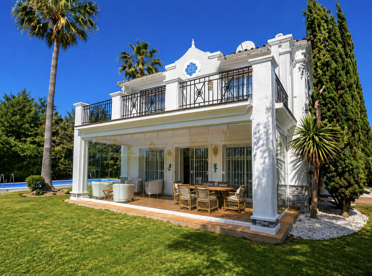 Villa-in-Manilva-Ref-R5365066 Villa for sale in Manilva