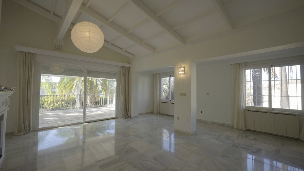 Villa for sale in Marbella