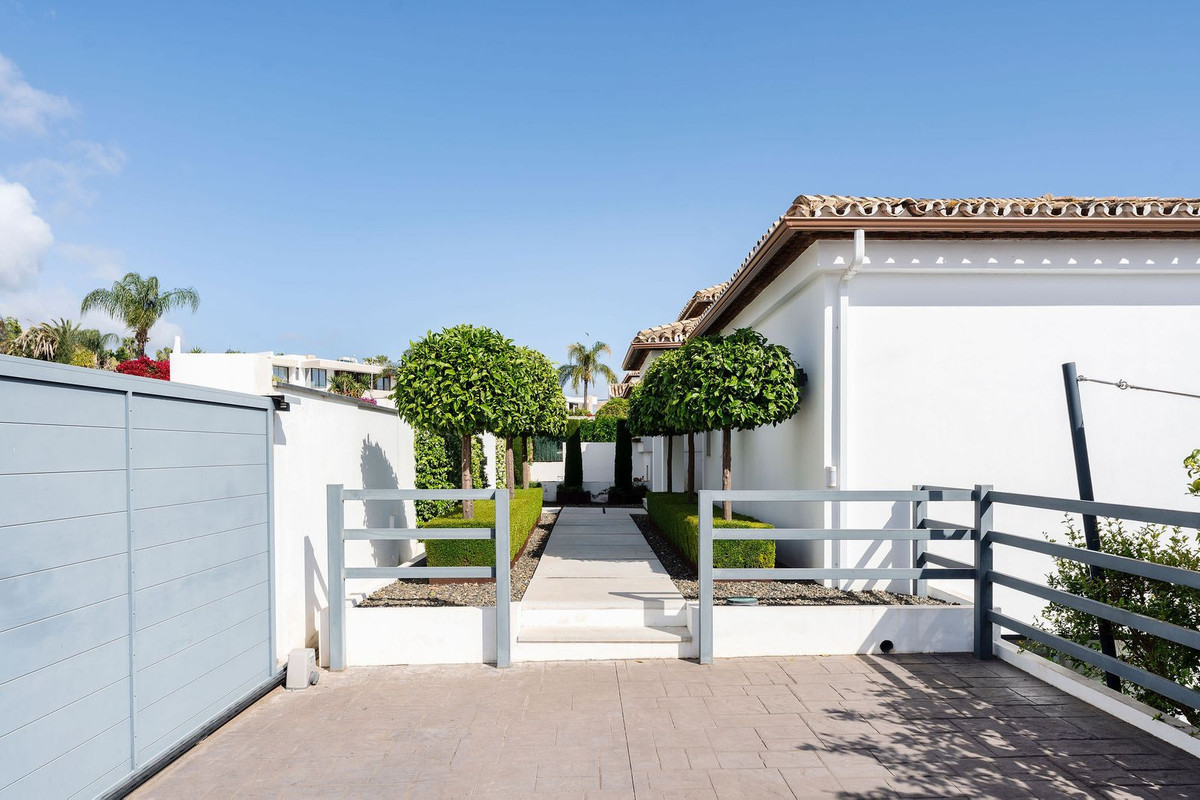 Villa for sale in Marbella