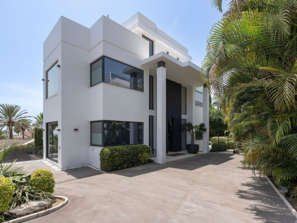 Villa for sale in Marbella