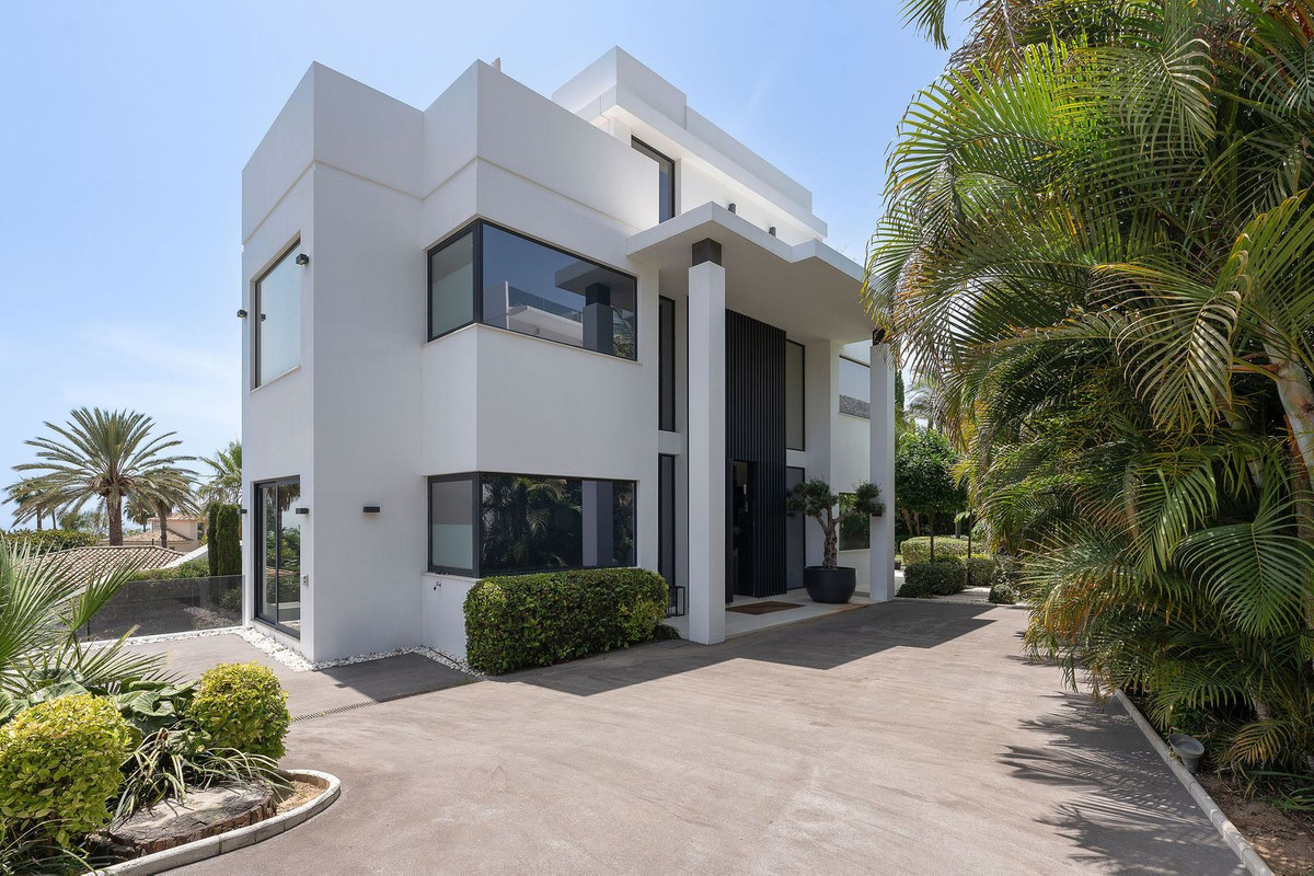 Villa for sale in Marbella