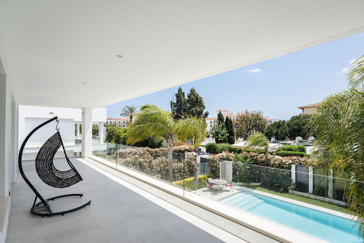 Villa for sale in Marbella