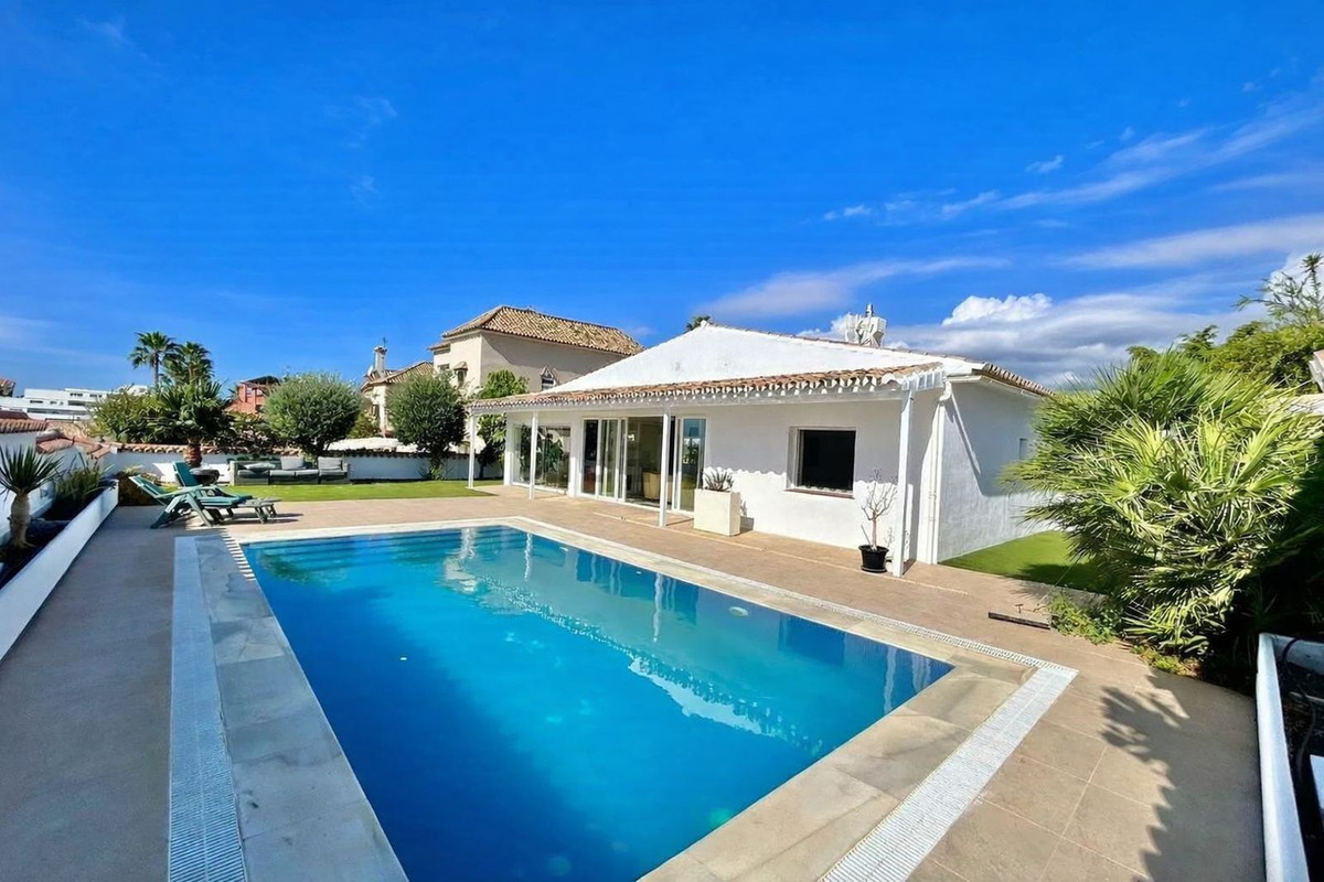 Villa for sale in Marbella