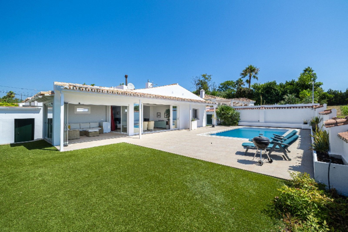 Villa-in-Marbella-Ref-R5292133 Villa for sale in Marbella