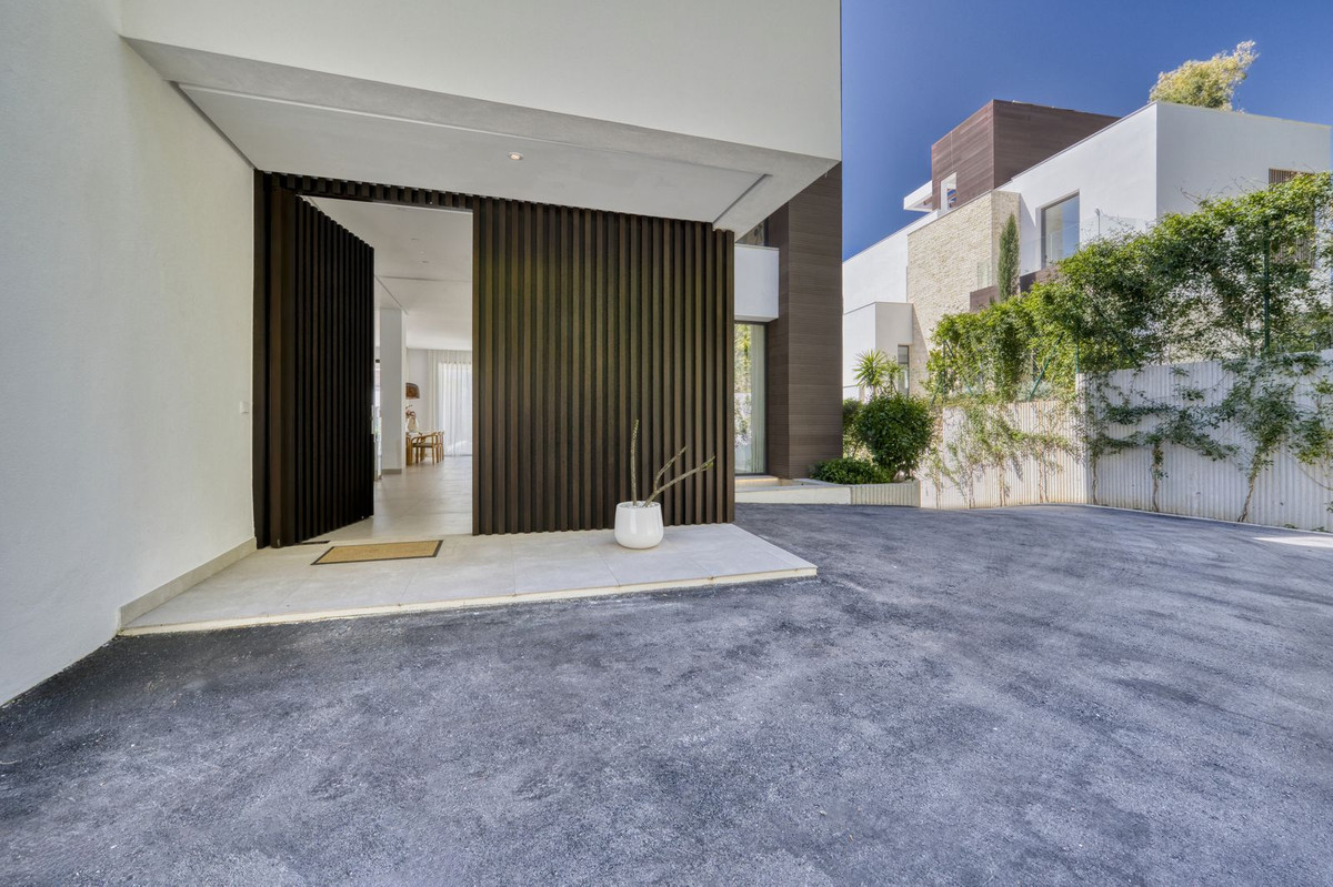 Villa for sale in Marbella