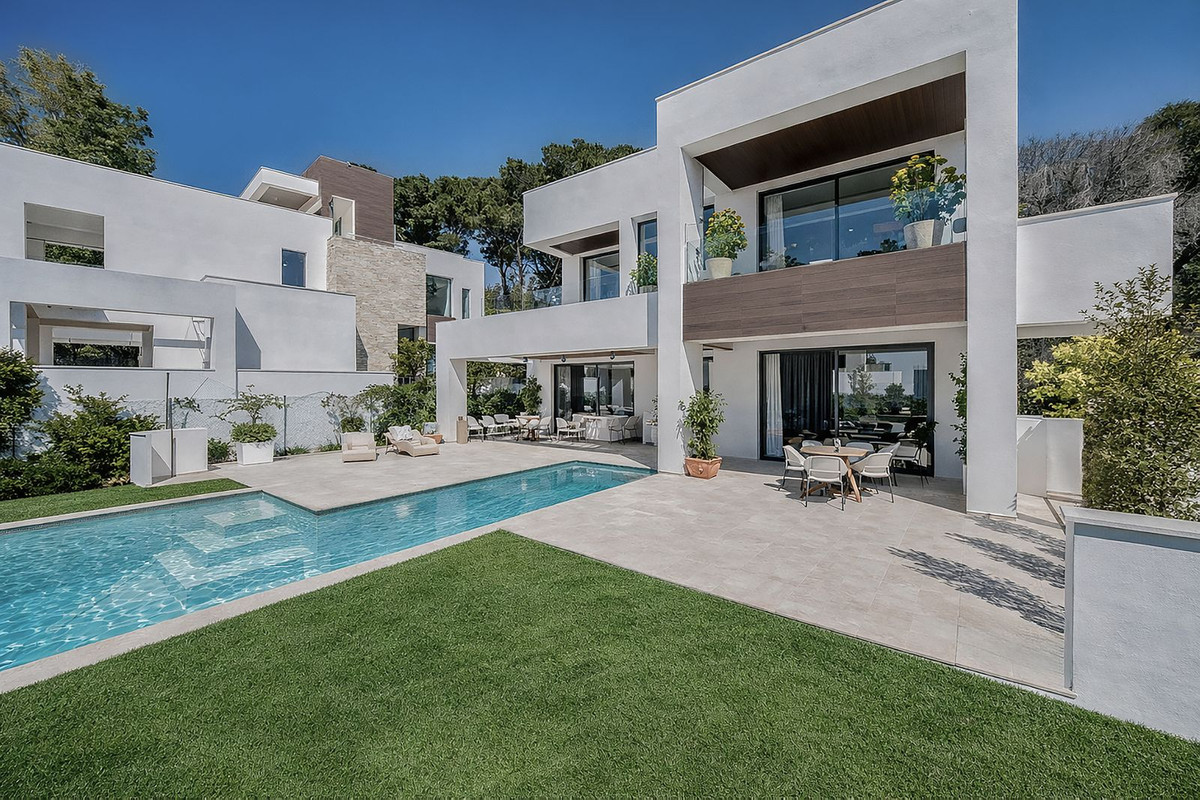 Villa for sale in Marbella