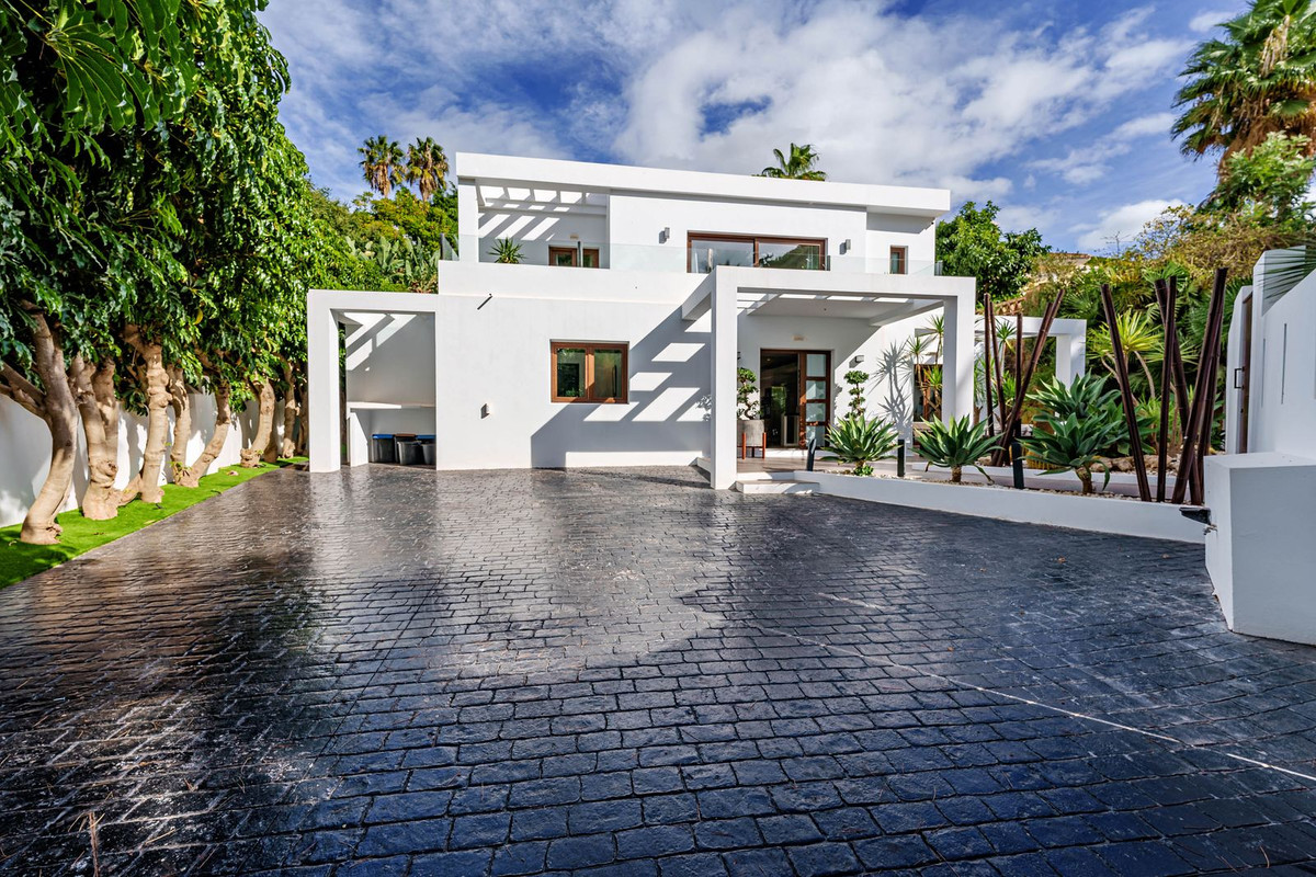 Villa for sale in Marbella